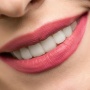 Biar Terlihat Muda Pakai Lipstik Warna Apa? Ini 5 Shade yang Bikin Wajah Lebih Fresh