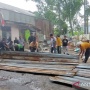 30 Tahun Jadi TPS, Lahan Tiba-tiba Diklaim Pribadi, Warga Pondok Kelapa 'Ngamuk' Robohkan Pagar