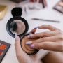 4 Powder Foundation dengan SPF yang Membuat Wajah Cantik dan Terlindungi