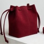 4 Tas Merah Brand Lokal, Bikin Tampilan Natal yang Lebih Stand Out
