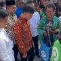 Gibran Kaget Lihat Ojol Bertongkat di Semarang, Langsung Tanya: 'Sudah Aman?'