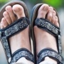5 Rekomendasi Sandal Gunung Brand Lokal Terbaik untuk Temani Petualanganmu