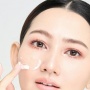 5 Rekomendasi Moisturizer Hyaluronic Acid untuk Bikin Wajah Glass Skin