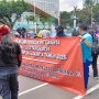 Buruh KSPI Demo Dekat Istana: Tuntut UMP DKI Jadi Rp5,8 Juta, Anggap Angka Pramono Tak Sesuai KHL