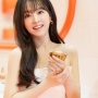 5 Outfit Dinner Malam Tahun Baru ala Park Bo Young buat Look Fresh dan Manis