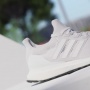 5 Sepatu Jalan Adidas untuk Pekerja Aktif, Nyaman dan Keren Dipakai Seharian