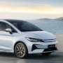 Tertarik Mobil Listrik BYD M6? Cek Dulu Fitur dan Pajak Tahunannya, Dijamin Full Senyum!