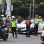 Tak Punya SIM, Pengemudi Civic Hantam Separator dan Bus TransJakarta di Bundaran HI