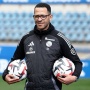Liam Rosenior Buka Suara soal Isu Jadi Pelatih Chelsea Usai Kepergian Enzo Maresca