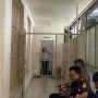 Potret Laras Faizati di Balik Jeruji: Memegang Secarik Kertas dan Doa Ibu Jelang Sidang Pembelaan