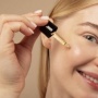 Skincare Alpha Arbutin dan Vitamin C Apakah Boleh Digabung? Cek 5 Produk yang Mencerahkan Wajah
