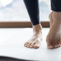 5 Sepatu untuk Kaki High Arch yang Nyaman dan Mendukung Aktivitas Sehari-hari