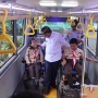 Jakarta Menuju Kota Inklusif, Gubernur Pramono Luncurkan 32 Bus Sekolah Baru Khusus Disabilitas