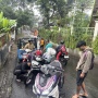 Sejumlah Motor Mogok Akibat Nekat Terobos Banjir di Jalan Prapanca 5 Jaksel