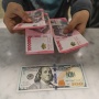 Cadangan Devisa Mengkerut untuk Stabilkan Rupiah