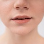 Apa Warna Lipstik untuk Bibir Tipis? Ini 5 Rekomendasi Produknya