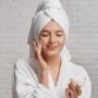 4 Moisturizer dengan Kandungan Kafein, Bantu Jaga Nutrisi Kulit