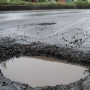 Kecelakaan Akibat Jalan Berlubang, Siapa yang Bisa Dituntut?