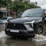 Mau Terjang Banjir pas Naik Mobil? Jangan Nekat kalau Ketinggian Air Lebih dari Segini