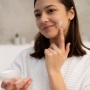 Moisturizer Niacinamide Jangan Dipakai dengan Serum Apa? Ini Contoh Produknya