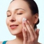4 Moisturizer Azelaic Acid untuk Redakan Jerawat, Redness, dan Pudarkan PIE