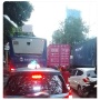 Truk Tabrak Separator, Ribuan Penumpang Transjakarta Terjebak Macet Parah di Tanjung Duren