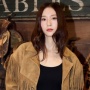 4 Padu Padan Outfit Blazer ala Krystal Jung, Gaya Chic untuk Banyak Momen!