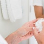Beda Skincare dan Krim Dokter, Mana yang Lebih Ampuh Cegah Penuaan Dini?