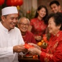 Apakah Orang Islam Boleh Menerima Angpao Imlek? Ini Penjelasan Buya Yahya