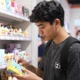 Blind Box dan Paylater: Mengapa Gen Z Mencari Bahagia Lewat Belanja, dan Apa Risikonya?