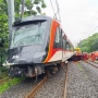 KAI Daop 1 Jakarta Evakuasi KA Bandara yang Tertemper Truk di Rawa Buaya