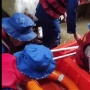 Banjir Kepung Kebon Pala, Ditpolairud Polda Metro Evakuasi Bayi Pakai Perahu Karet