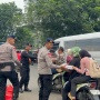 Program Bang Jasri Digelar Serentak, Polisi Bersih-Bersih Masjid dan Bagikan Takjil Selama Ramadan