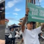 Viral Bule Kepo Lihat Orang Bagi-Bagi Takjil, Ternyata Irfan Bachdim?