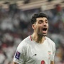 Benarkah Striker Iran Mehdi Taremi Angkat Senjata Lawan AS-Israel? Begini Faktanya