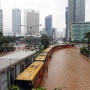 Banjir Jakarta Meluas: Cek Daftar 17 Rute Transjakarta yang Dialihkan dan Berhenti Operasi Hari Ini
