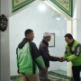 Tebar Kebaikan Sesama, Ribuan Mitra Gojek Bersihkan Ratusan Masjid di Indonesia