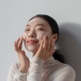 Apa Itu Exfoliating Cleanser? Ini 5 Rekomendasi Produknya yang Aman untuk Pemula