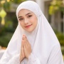 Apakah Boleh Salat Idulfitri Pakai Makeup? Ini Hukumnya Menurut Ulama