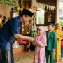 Hukum Meminta THR Lebaran dalam Islam, Boleh atau Tidak?