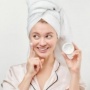 4 Moisturizer Terbaik yang Cocok Dipakai saat Kulit Kering dan Kemerahan