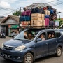 Bagaimana Cara Menyusun Barang di Bagasi agar Titik Gravitasi Mobil Tetap Stabil?