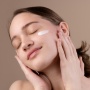 Sunscreen Serum untuk Kulit Apa? Ini 4 Produk yang Mencerahkan Wajah dari Brand Lokal