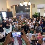 Bersama Anak Yatim Piatu, Boni Hargens Gelar Doa bagi Perdamaian Dunia