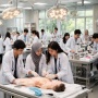 Enam Dokter Muda Wafat Dalam 5 Bulan! Mayoritas Burnout Akibat Sistem Internship  yang Eksploitatif