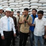 Terima Kunjungan Mentan di Gudang Bulog Jatim, Dirut Pastikan Stok Beras Tertinggi Sepanjang Sejarah