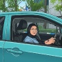 Perempuan Tangguh di Balik Setir Taksi: Kisah Ivany Menembus Ragu dan Bertahan Demi Nafkah Keluarga
