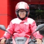 Di Balik Paket dan Perjuangan: Cerita Kurir Perempuan Menaklukkan Tantangan Lapangan