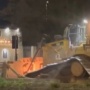 Viral! Laki-laki Tak Bercerita, Tapi Langsung Acak-acak Kota dengan Bulldozer 24 Ton