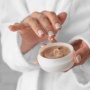 Pakai Scrub Badan Dulu atau Sabun Dulu? Ini Urutan yang Benar dan 5 Pilihan Terbaiknya